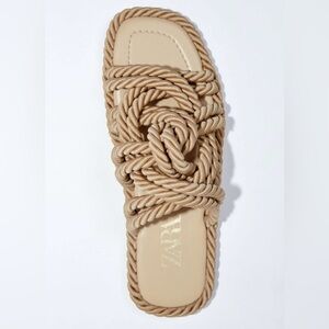 ZARA LOW HEEL KNOTTED SLIDE SANDALS, size
5, colour MINK GRAY - very unique!